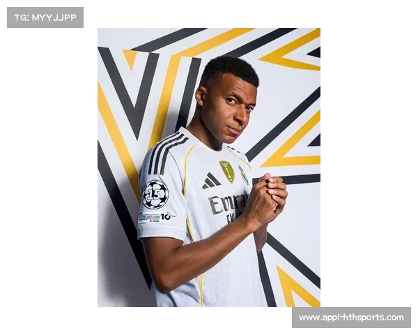 伊桑姆巴佩进球后模仿哥哥庆祝动作致敬看台上的基利安