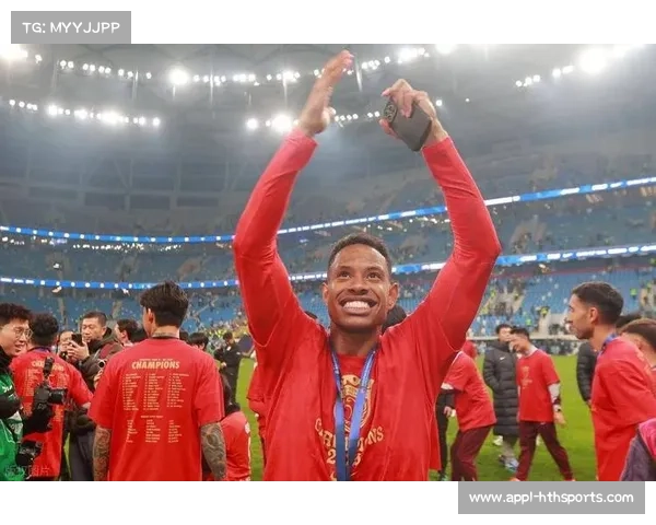 因莫比莱加盟巴黎FC，35岁意大利前锋签约升班马